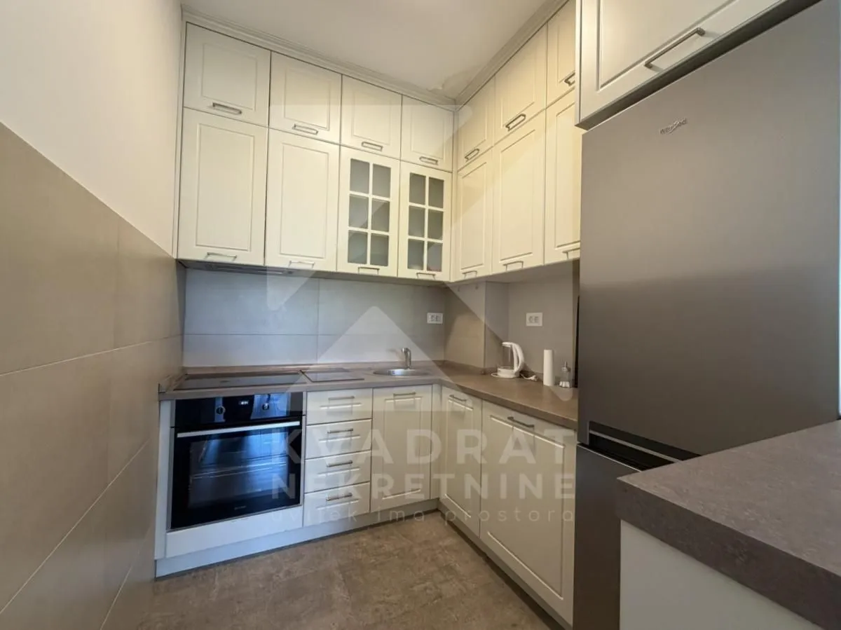 Izdavanje, jednosoban stan, 48m², Vezirov Most, Podgorica