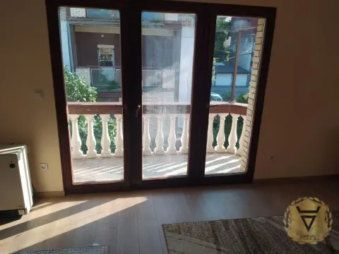 Izdavanje, trosoban stan, 73m², Autokomanda, Voždovac Sve Podlokacije - image 4