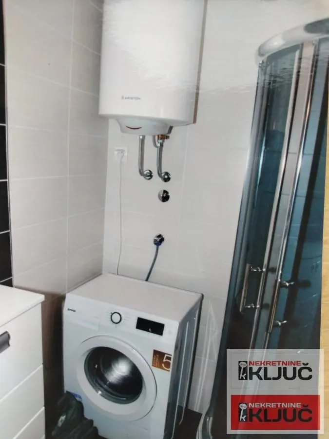 Izdavanje, jednosoban stan, 38m², Bulevar Oslobodjenja, Novi Sad Sve Podlokacije