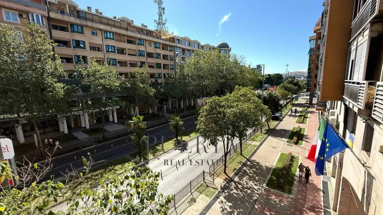 Izdavanje, dvosoban stan, 75m², Preko Morače, Podgorica