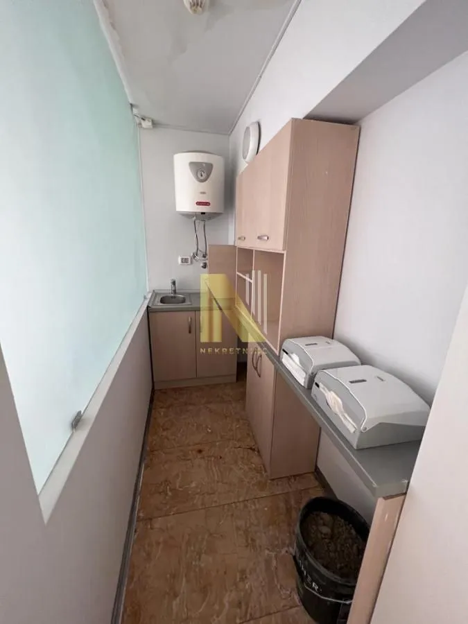 Rent, office space, 360m², Centar, Novi Sad