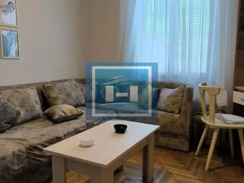 Sale, house, 423m², Ćuprija, Srbija