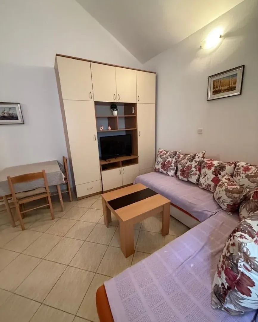 Rent, house, 20m², Kotor, Crna Gora