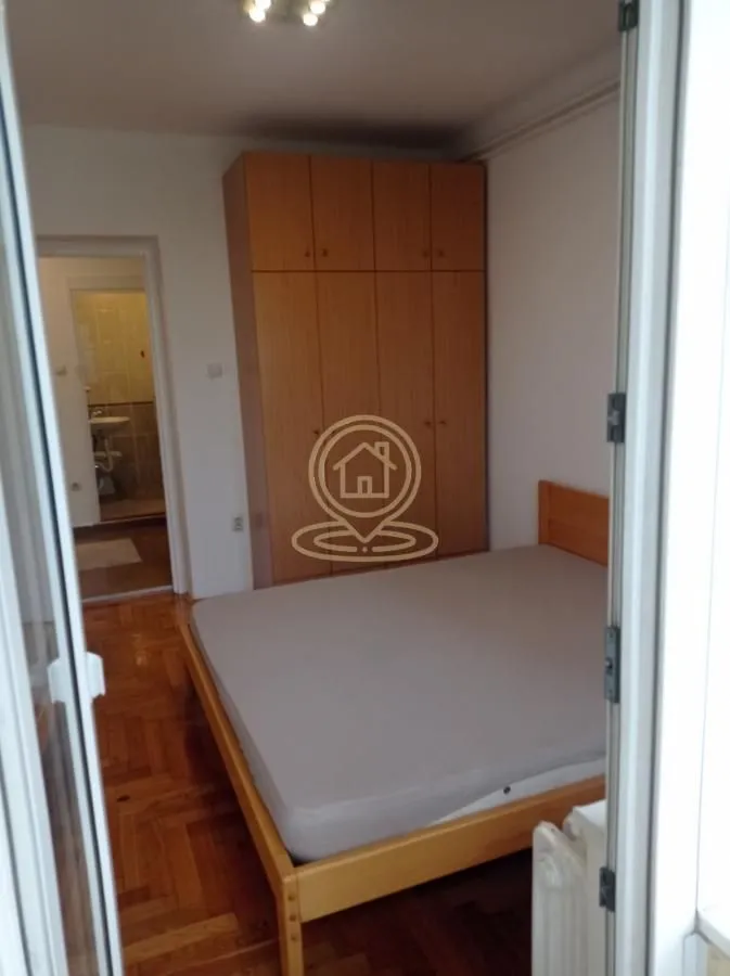 Izdavanje, trosoban stan, 82m², Centar, Novi Sad