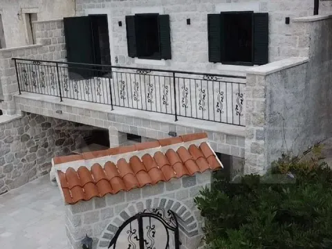 Izdavanje, dvosoban stan, 80m², Tivat, Crna Gora - image 9