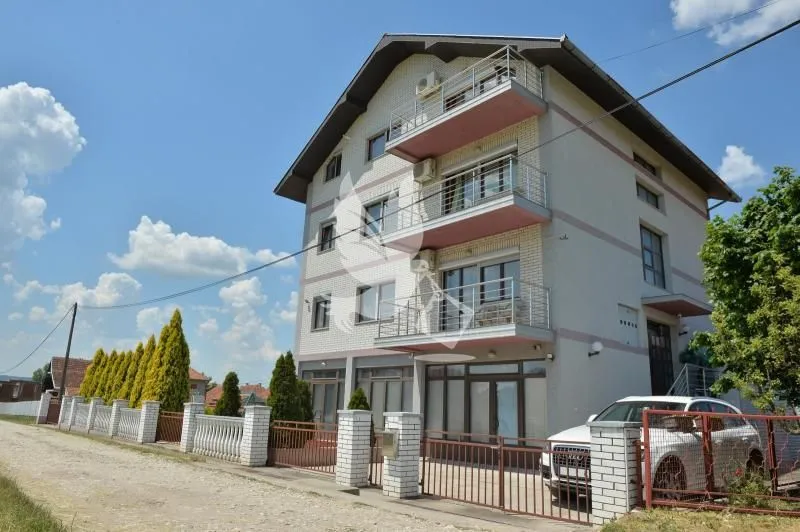 Sale, house, 554m², Mladenovac, Beograd