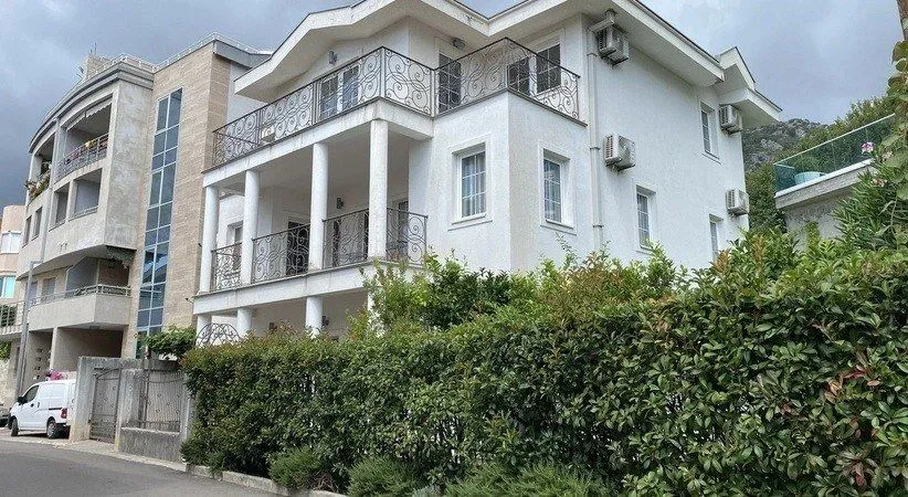 Sale, house, 300m², Lazi, Budva