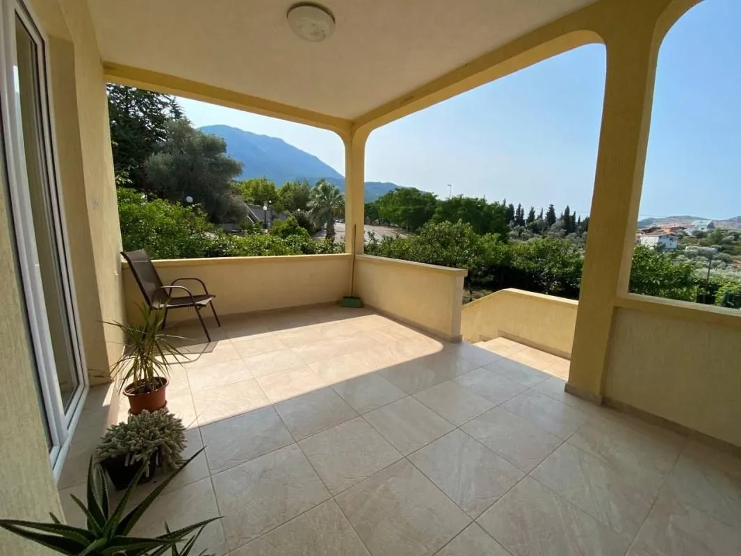 Prodaja, kuća, 216m², Bar, Crna Gora