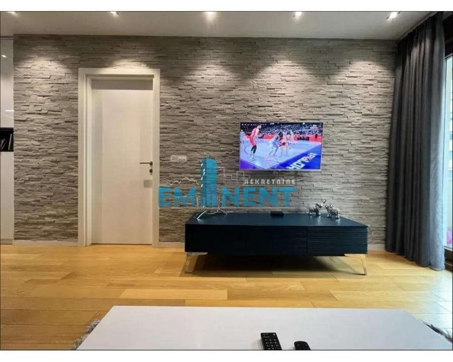 Izdavanje, dvosoban stan, 52m², Novi Beograd Blok 67, Novi Beograd Sve Podlokacije