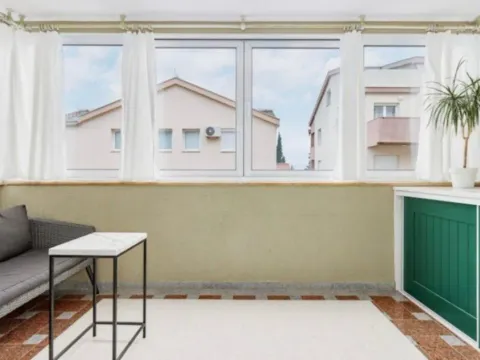 Izdavanje, jednosoban stan, 54m², Seljanovo, Tivat - image 9