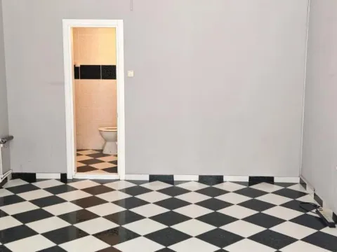 Rent, office space, 30m², Bulevar Oslobodjenja, Novi Sad Sve Podlokacije - image 2