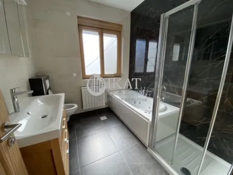 Izdavanje, četvorosoban stan, 160m², Stari Grad, Beograd - image 5