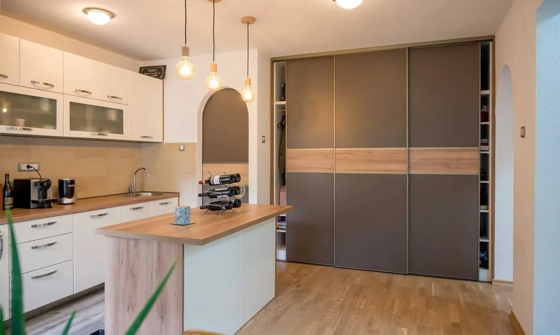 Prodaja, jednosoban stan, 60m², Tivat, Crna Gora