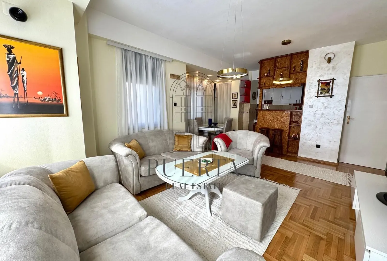 Izdavanje, dvosoban stan, 76m², Centar, Podgorica