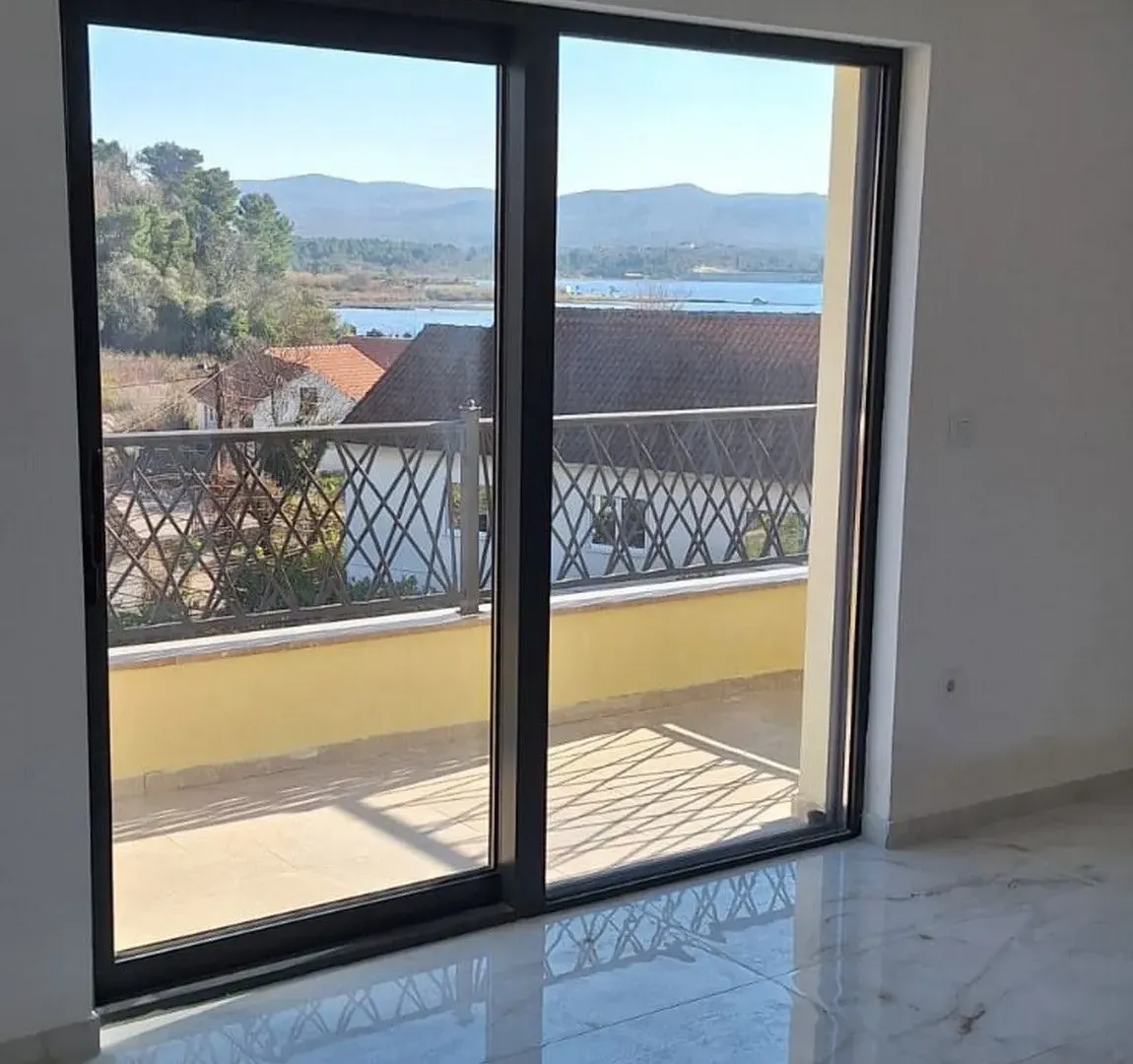 Prodaja, jednosoban stan, 49m², Tivat, Crna Gora
