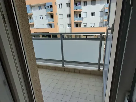 Izdavanje, dvosoban stan, 65m², City Kej, Podgorica - image 6