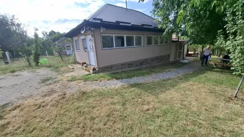 Izdavanje, kuća, 100m², Inđija, Srbija - image 1