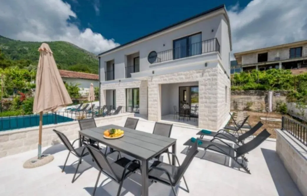 Sale, house, 250m², Kotor, Crna Gora