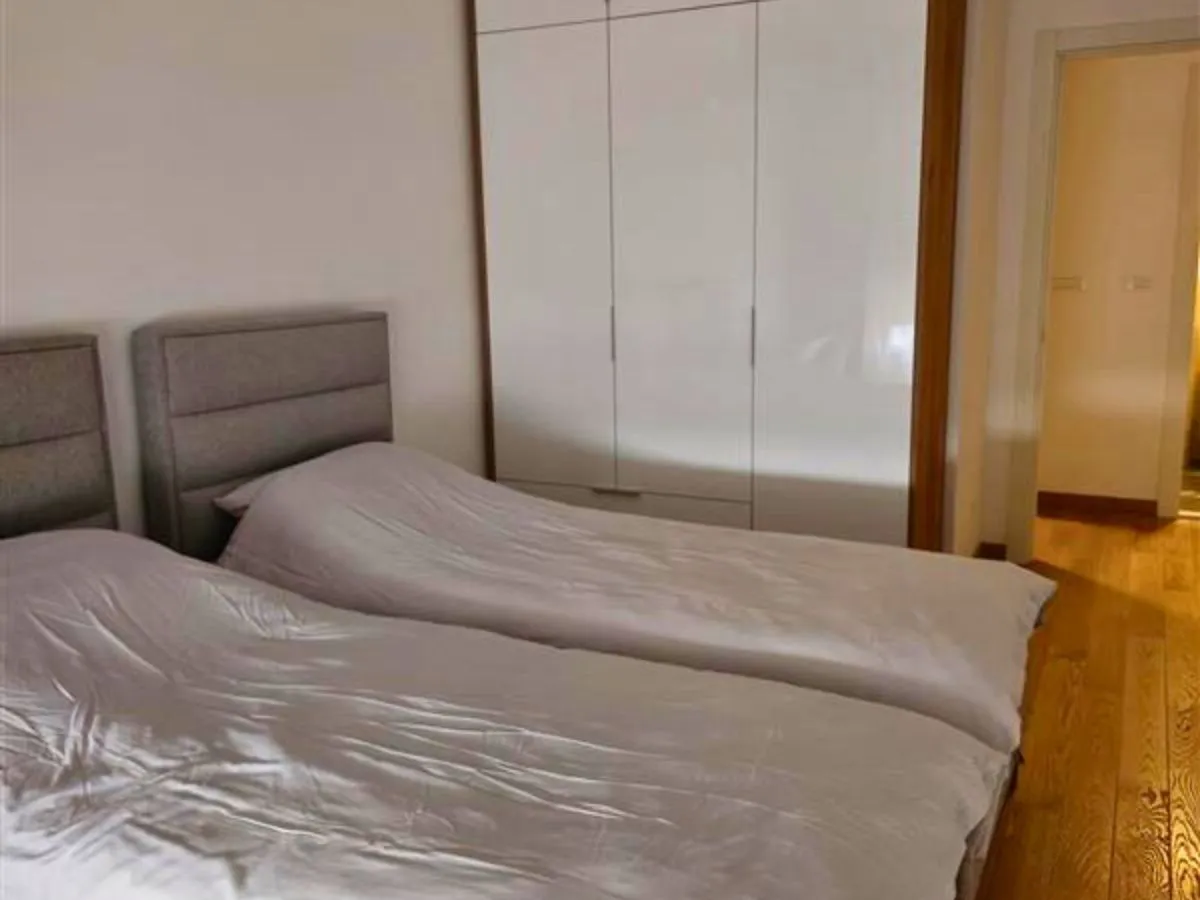 Izdavanje, trosoban stan, 80m², Novi Beograd Sve Podlokacije, Beograd