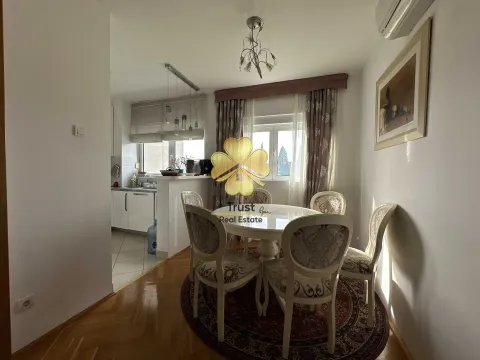 Izdavanje, trosoban stan, 100m², Blok 9, Podgorica - image 4