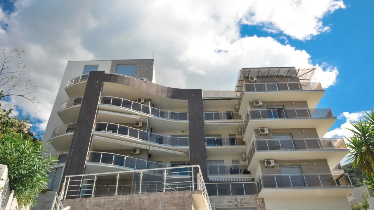 Prodaja, dvosoban stan, 55m², Pržno, Budva