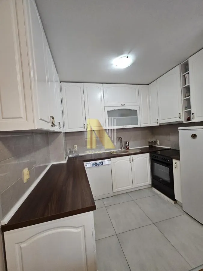 Prodaja, trosoban stan, 99m², Novo naselje, Novi Sad