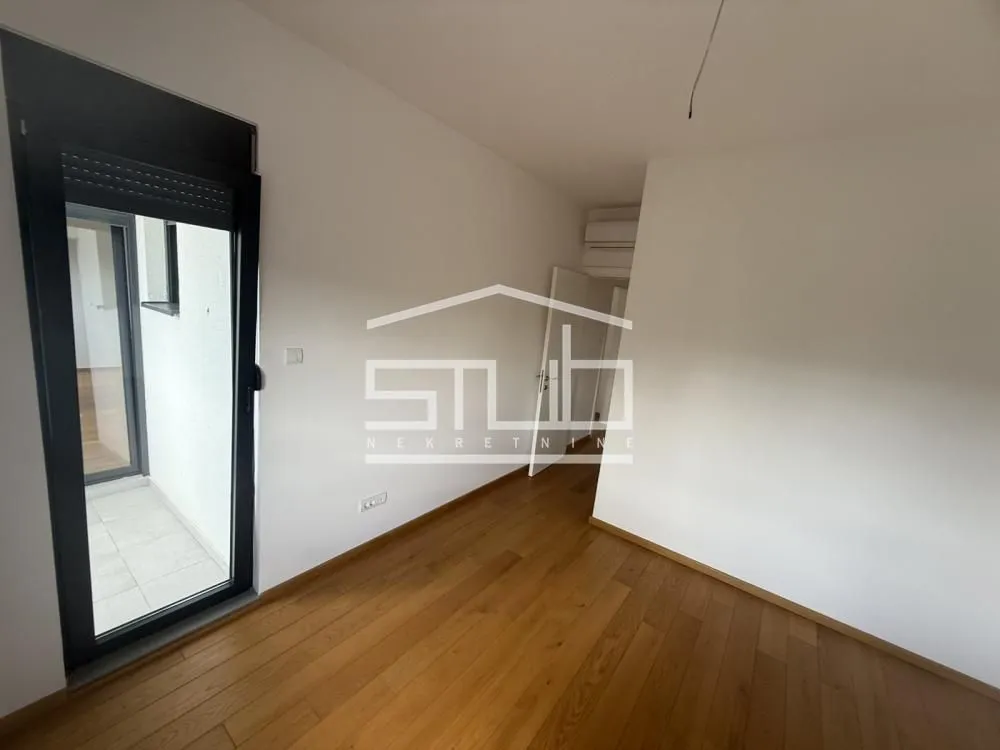 Rent, four bedroom apartment, 172m², Čukarica, Beograd
