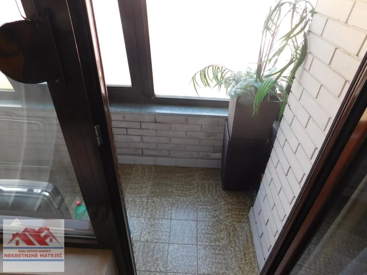Prodaja, stan, 151m², Vašarište, Kragujevac
