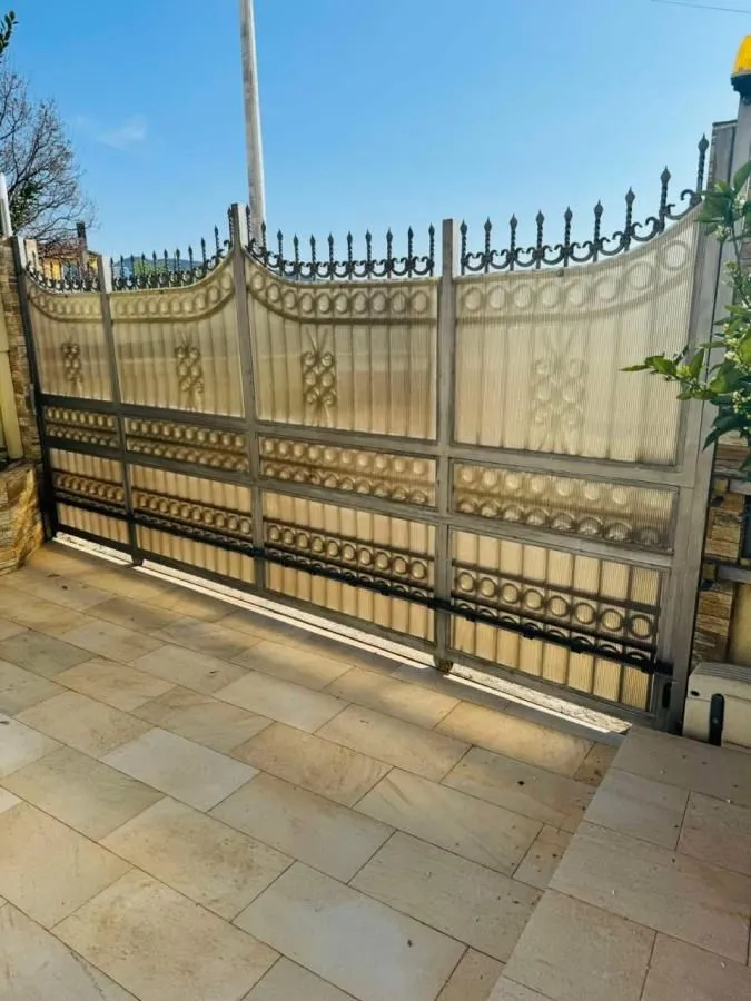 Sale, house, 290m², Bar, Crna Gora