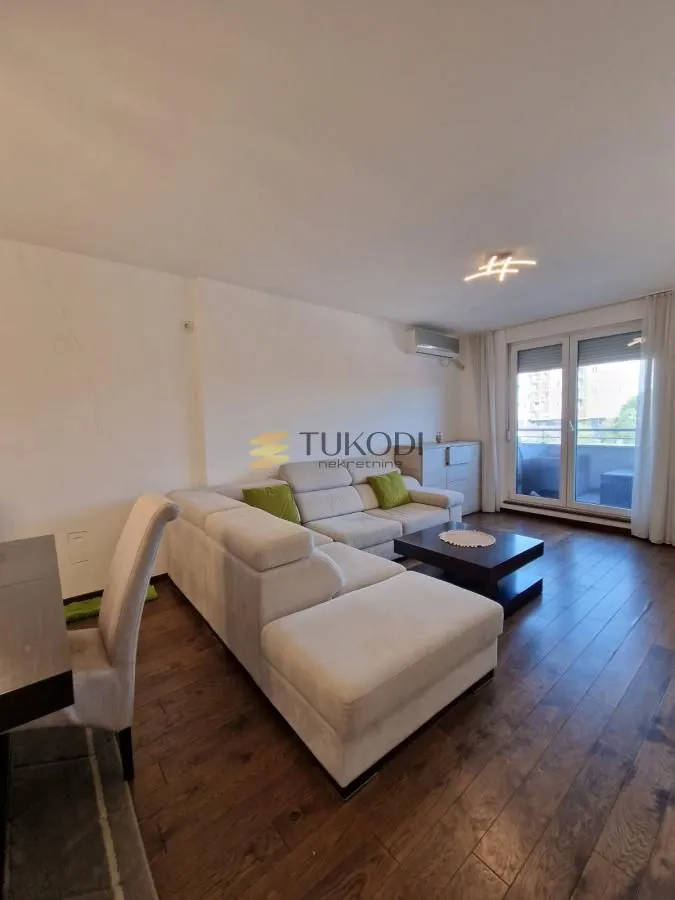 Prodaja, trosoban stan, 86m², Adamovićevo Naselje, Novi Sad Sve Podlokacije