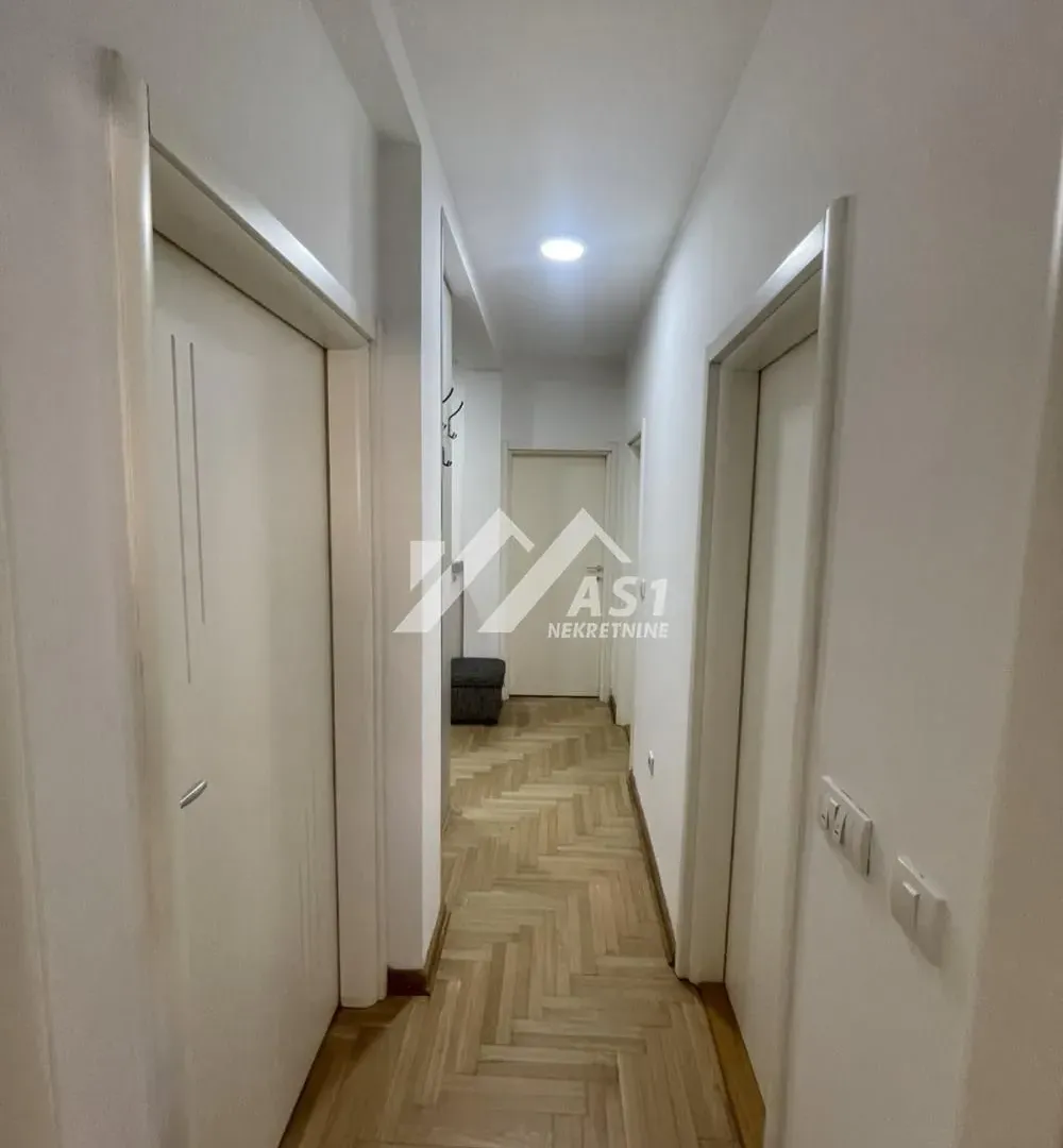 Izdavanje, četvorosoban stan, 80m², Rotkvarija, Novi Sad Sve Podlokacije
