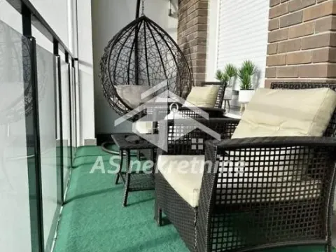 Izdavanje, trosoban stan, 70m², Zemun Cara Dušana, Zemun Sve Podlokacije - image 11