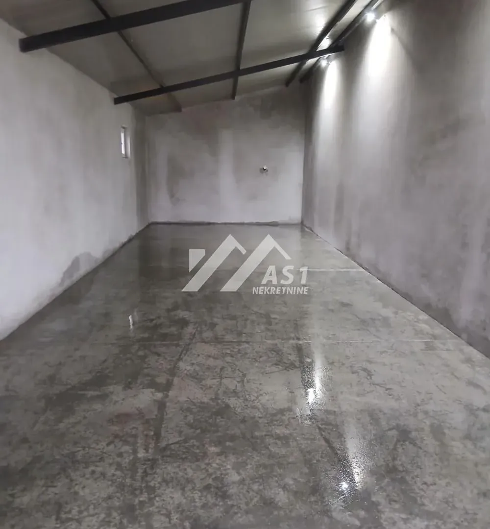 Rent, office space, 250m², Žabalj, Srbija