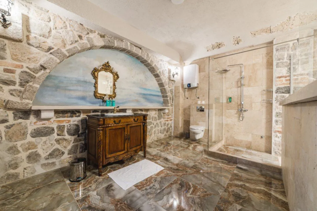 Sale, house, 300m², Mareza, Podgorica
