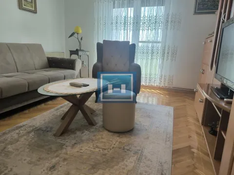 Prodaja, trosoban stan, 98m², Centar, Ćuprija - image 3
