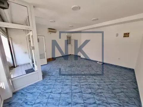 Rent, office space, 34m², Stari Aerodrom, Podgorica - image 2