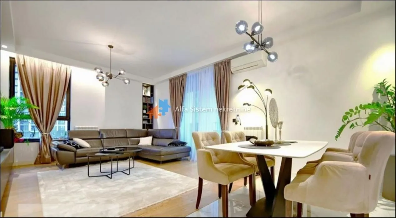 Izdavanje, trosoban stan, 72m², Savski Venac, Beograd