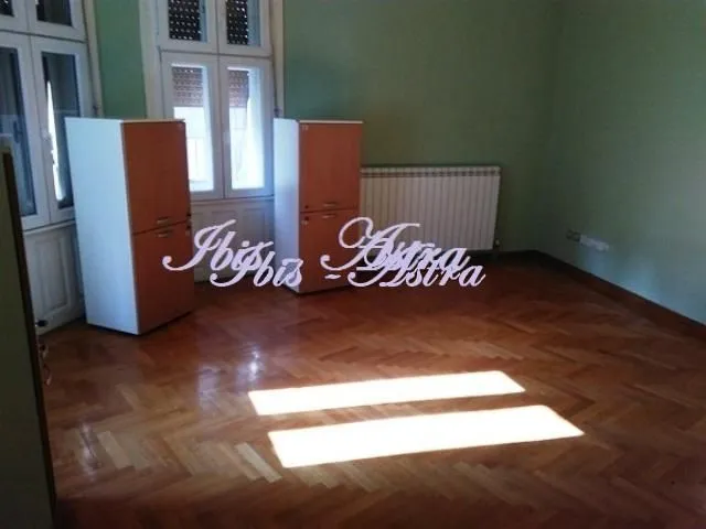 Rent, four bedroom apartment, 130m², Skadarlija, Beograd