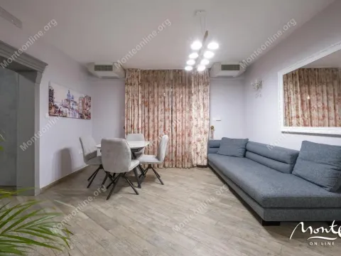 Prodaja, kuća, 198m², Tivat, Crna Gora - image 12