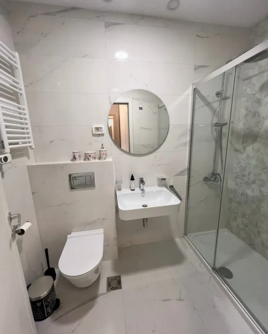 Izdavanje, jednosoban stan, 49m², Central Point, Podgorica