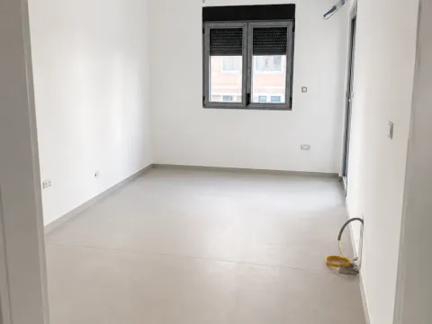Prodaja, jednosoban stan, 42m², Stari Aerodrom, Podgorica - image 6
