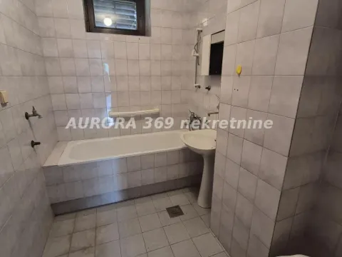 Sale, house, 254m², Ruma, Srbija - image 9
