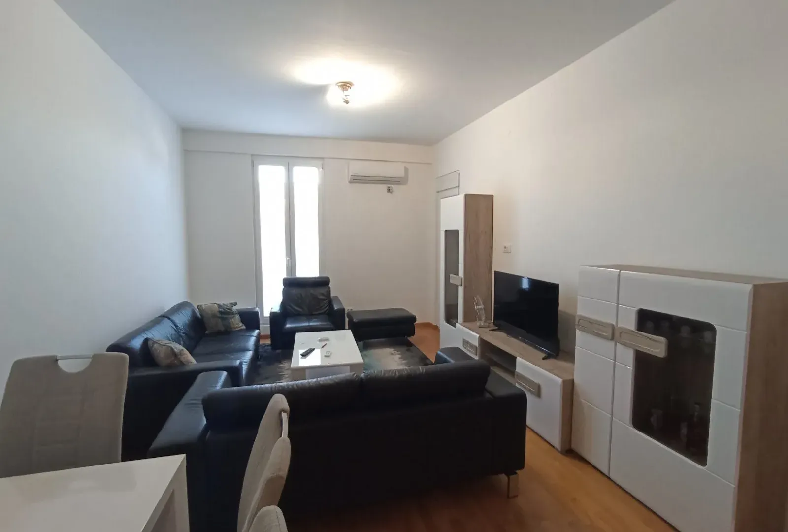 Izdavanje, jednosoban stan, 47m², Stari Aerodrom, Podgorica