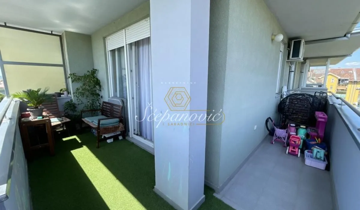 Prodaja, trosoban stan, 65m², Novo naselje, Novi Sad