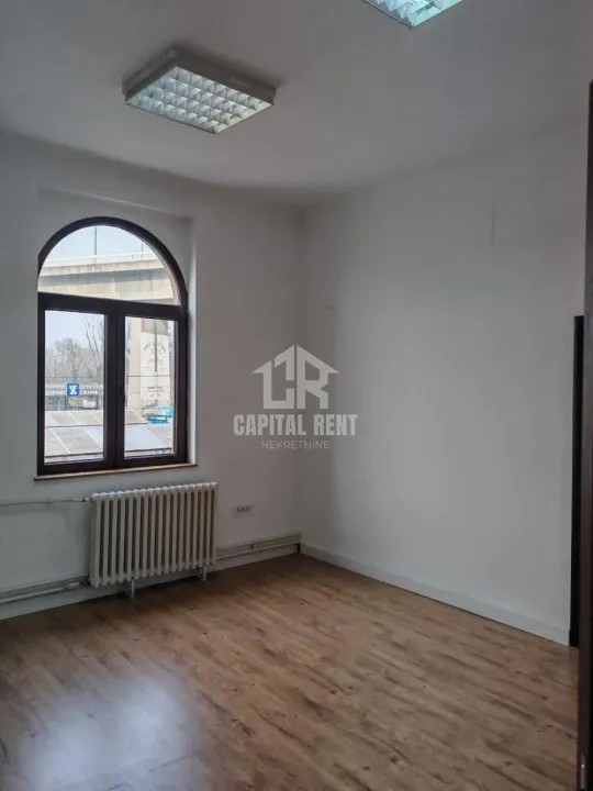 Izdavanje, poslovni prostor, 26m², Senjak, Beograd