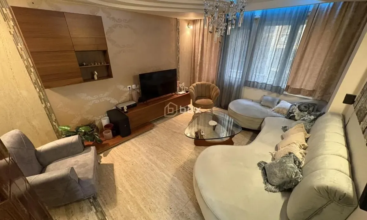 Izdavanje, dvosoban stan, 66m², Centar, Niš