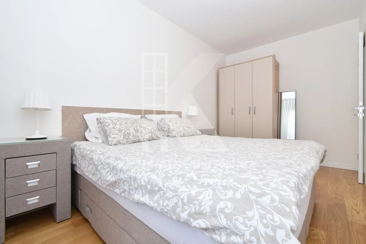 Izdavanje, jednosoban stan, 39m², Central Point, Podgorica
