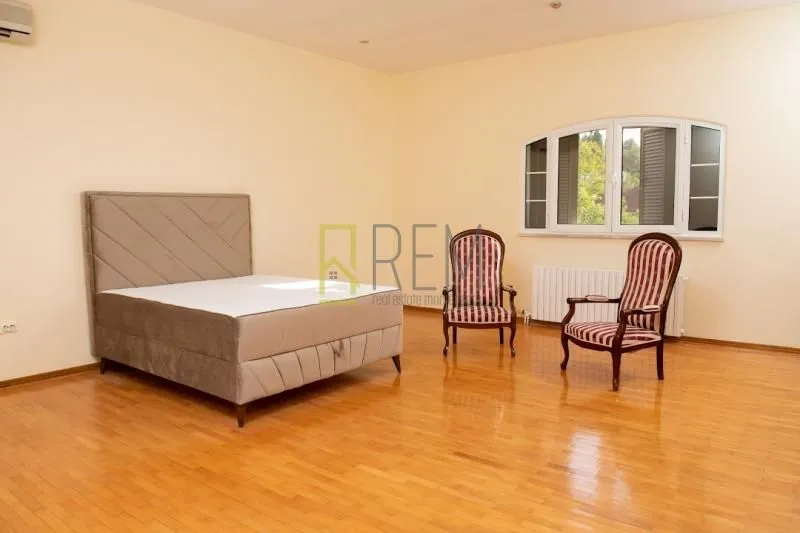 Prodaja, kuća, 460m², Zagorič, Podgorica