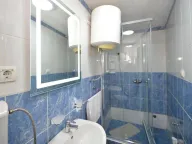 Izdavanje, kuća, 100m², Škaljari, Kotor - image 19