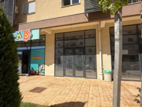 Izdavanje, poslovni prostor, 36m², New City, Podgorica - image 7